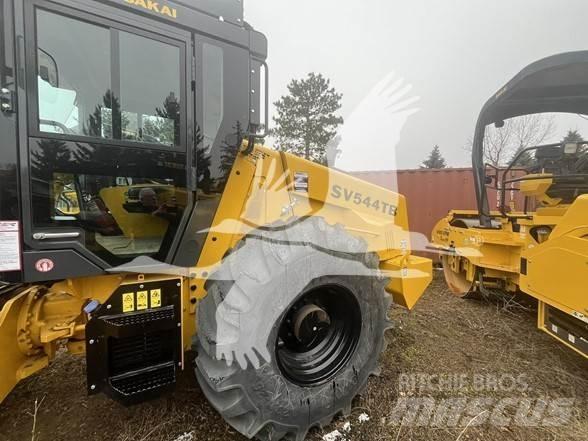 Sakai SV544T Грунтові котки