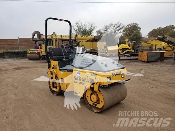 Sakai SW300 Грунтові котки