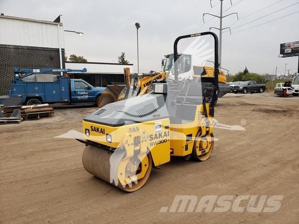 Sakai SW300-1 Грунтові котки