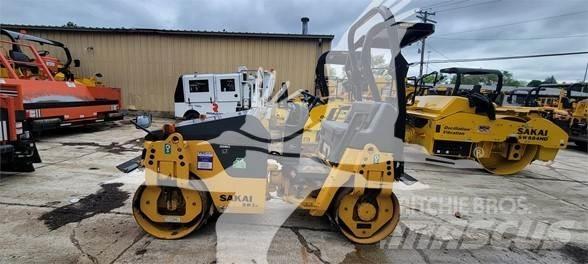 Sakai SW354 Грунтові котки