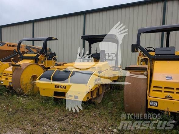 Sakai SW884ND Грунтові котки