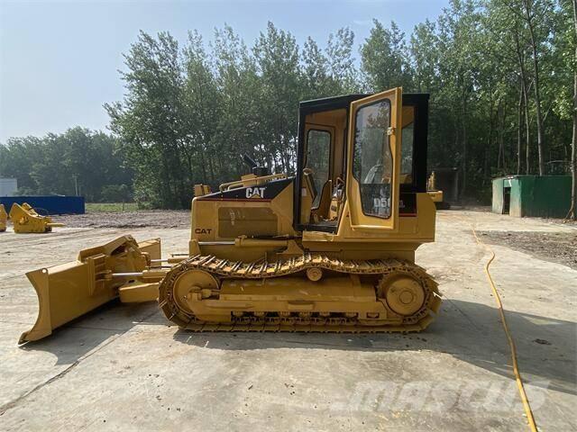 CAT D5G Гусеничні бульдозери