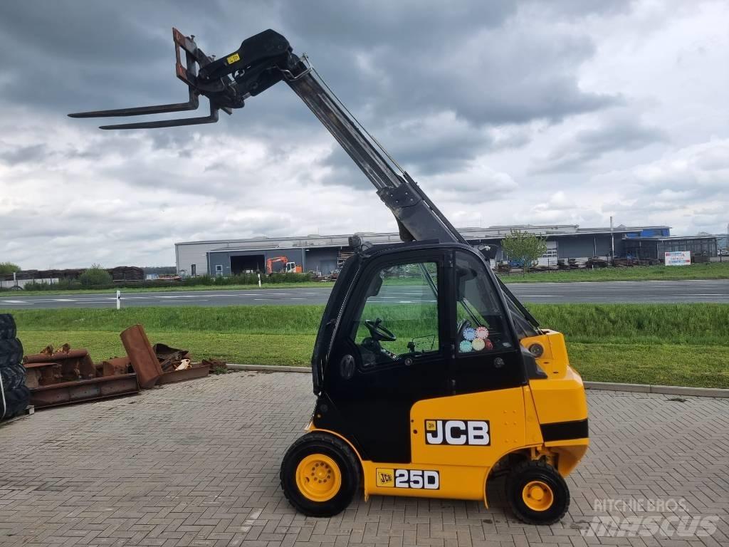 JCB TLT 25 D Телескопічні навантажувачі