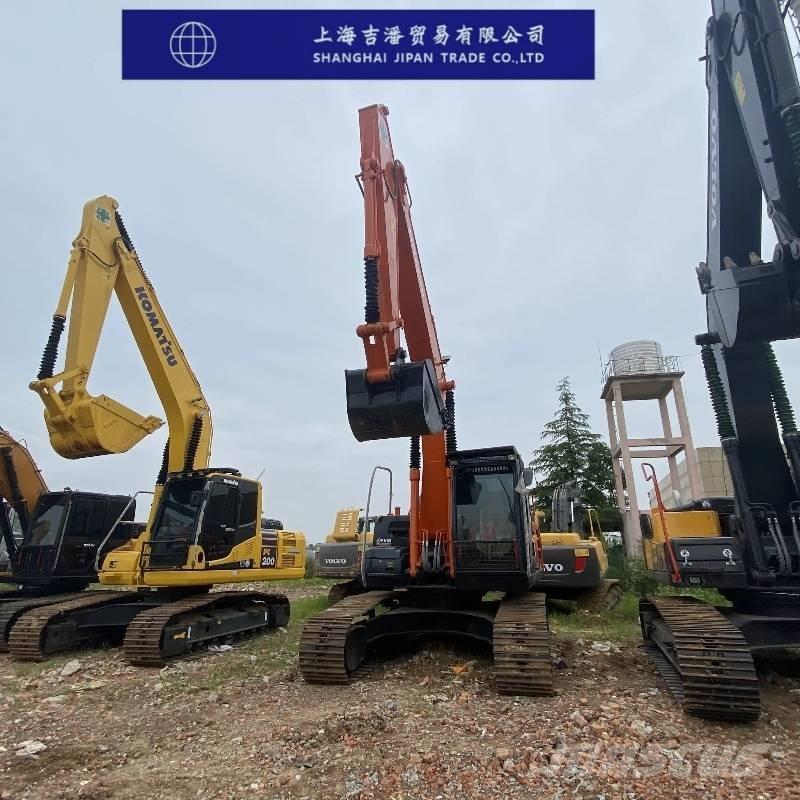 Hitachi ZX 210 Гусеничні екскаватори