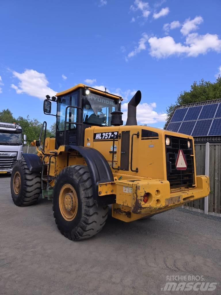Hyundai HL 757-7 Фронтальні навантажувачі