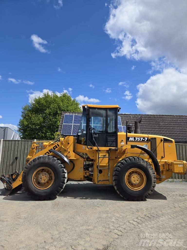 Hyundai HL 757-7 Фронтальні навантажувачі