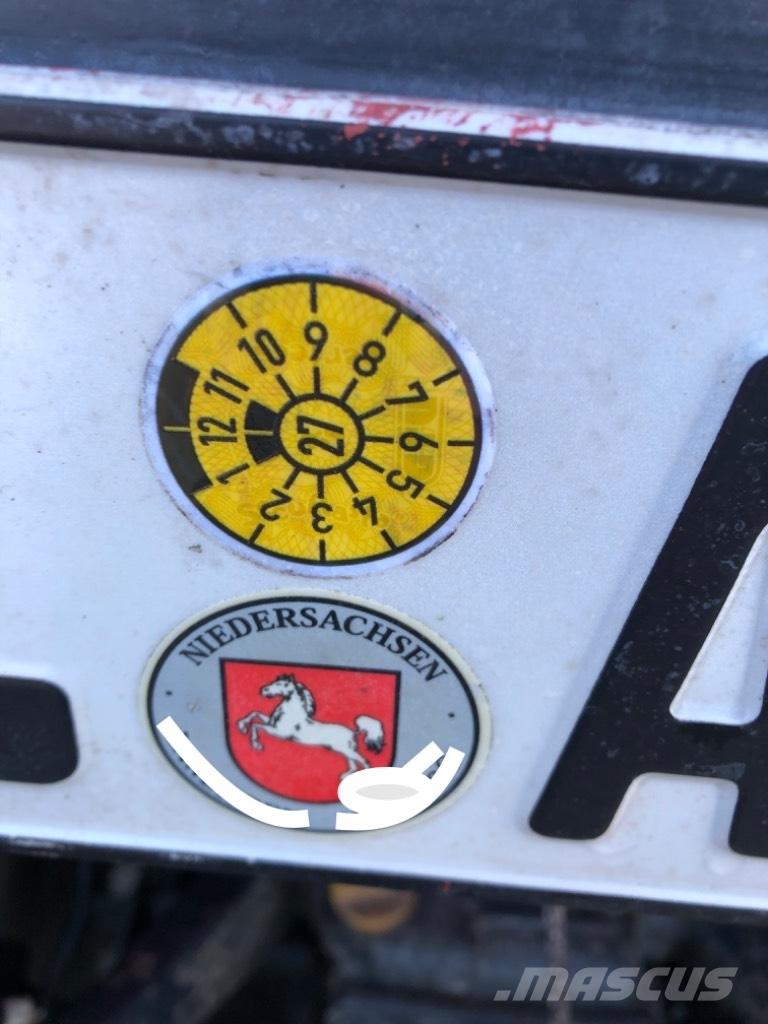 Shibaura ST 330 HST Трактори