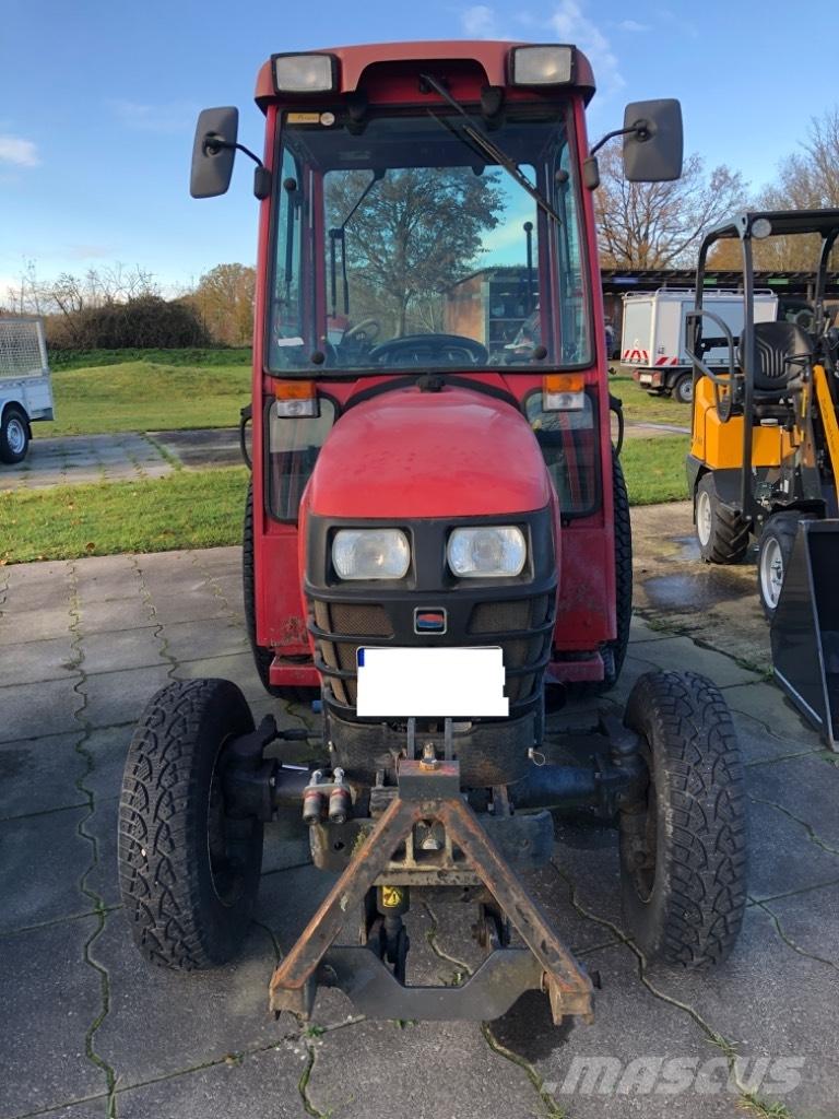 Shibaura ST 330 HST Трактори