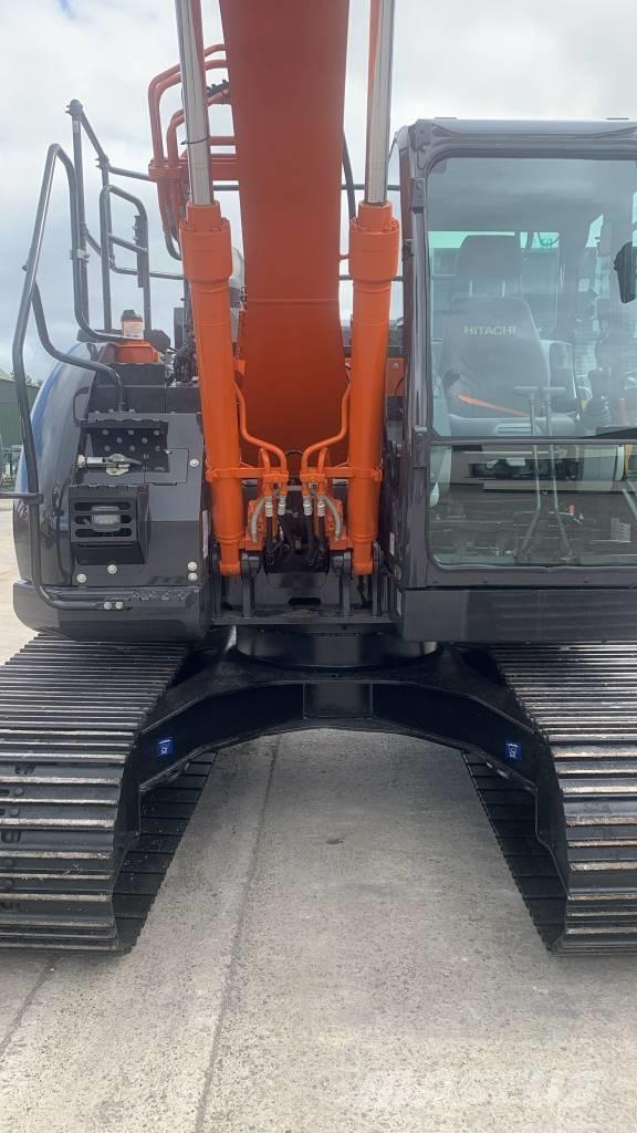 Hitachi ZX 135 US-6 Гусеничні екскаватори