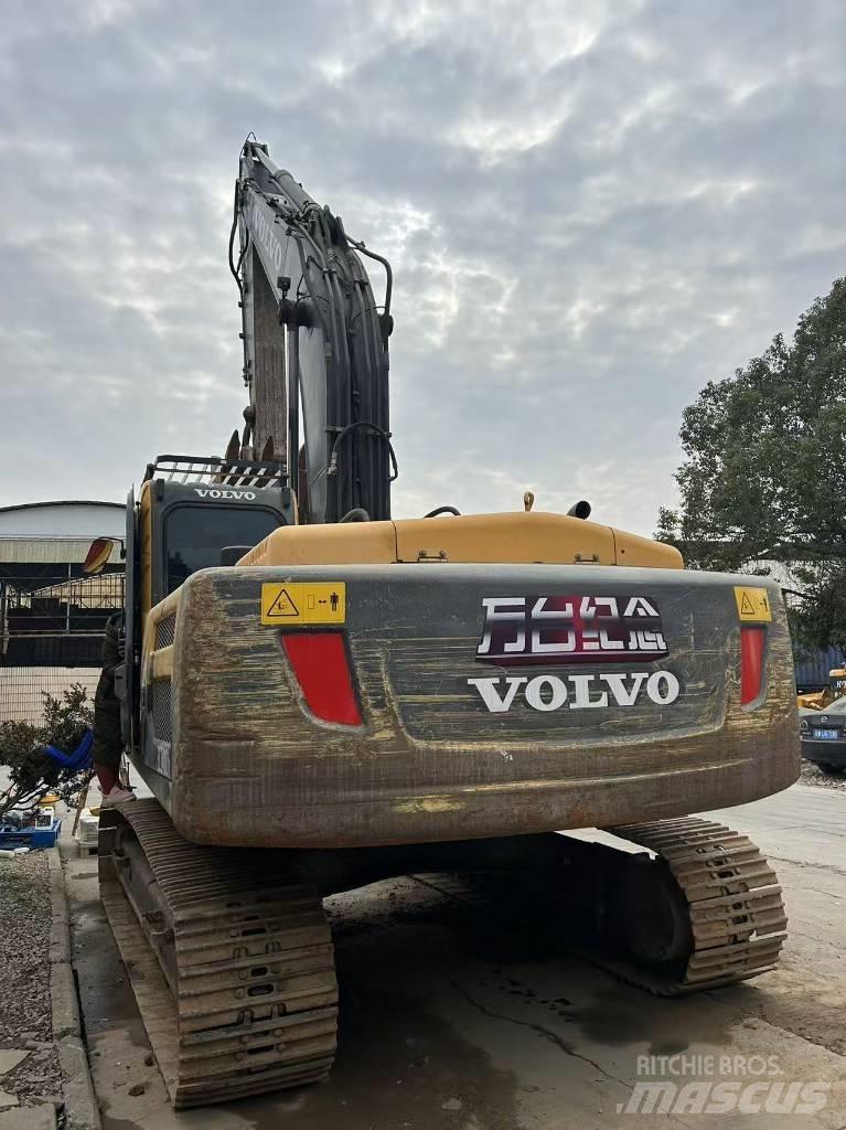 Volvo 240DL Гусеничні екскаватори