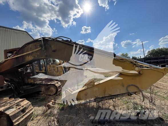 CAT 320 Гусеничні екскаватори