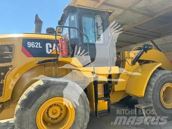CAT 962L Фронтальні навантажувачі