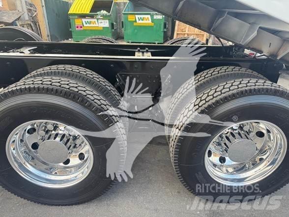 Kenworth T680 Самоскиди