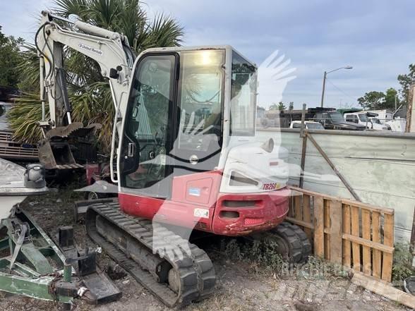 Takeuchi TB260 Гусеничні екскаватори