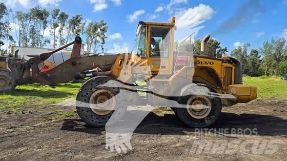 Volvo L120E Фронтальні навантажувачі