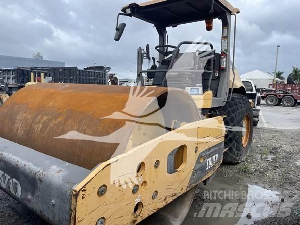 Volvo SD115B Грунтові котки