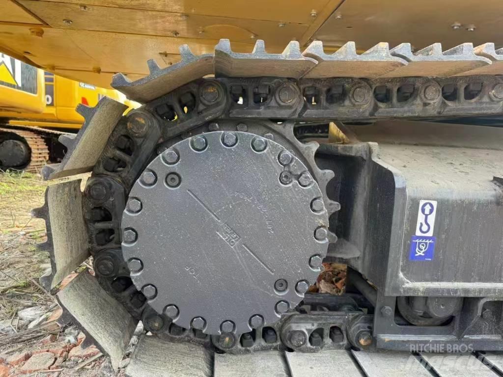 Komatsu 360-7 Гусеничні екскаватори