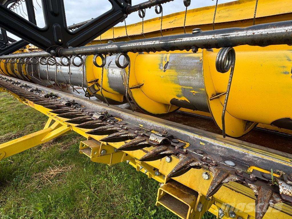 New Holland CX 8070 Зернозбиральні комбайни