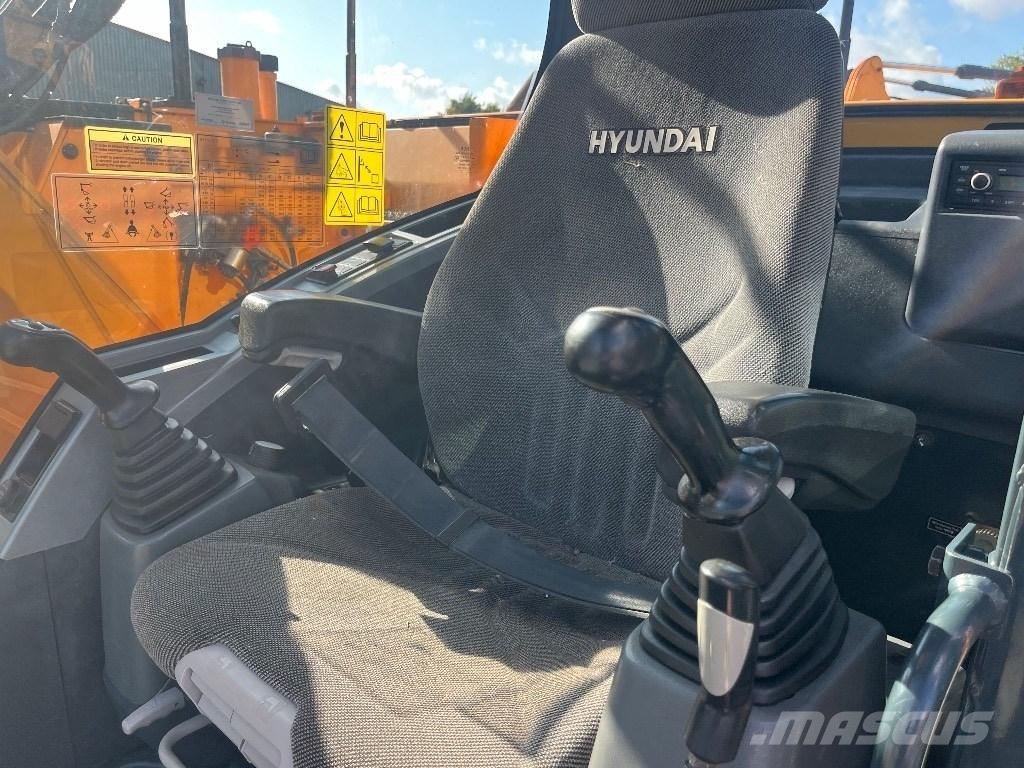 Hyundai HX130LCR Гусеничні екскаватори