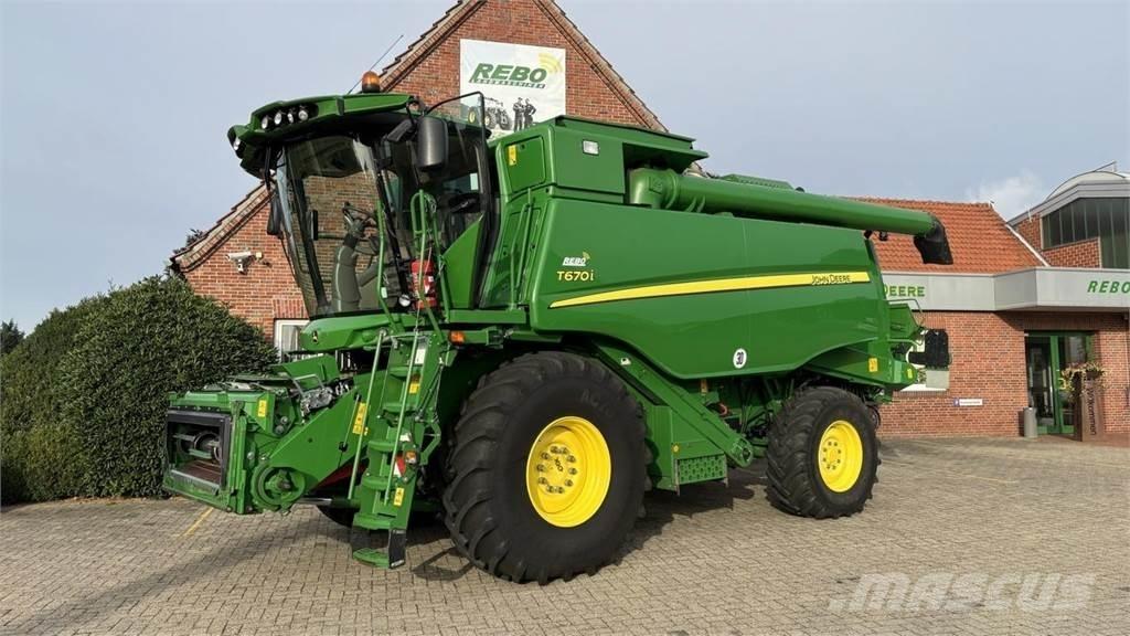 John Deere T660 Зернозбиральні комбайни