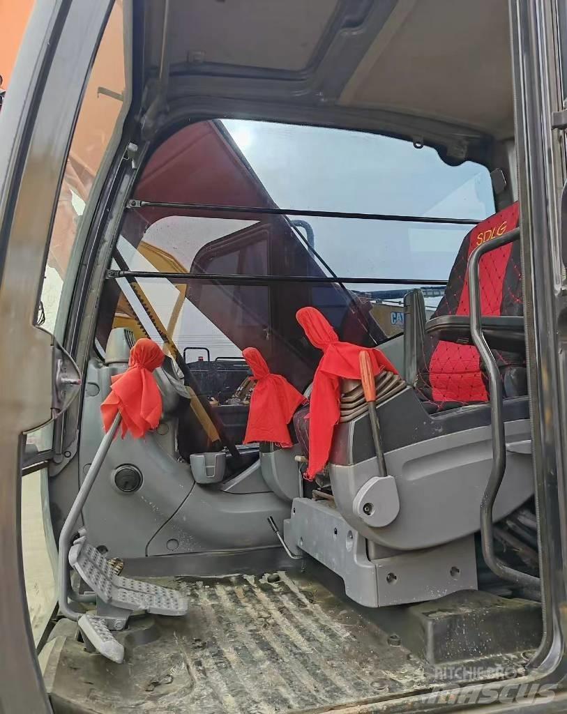 Hitachi 200 Гусеничні екскаватори
