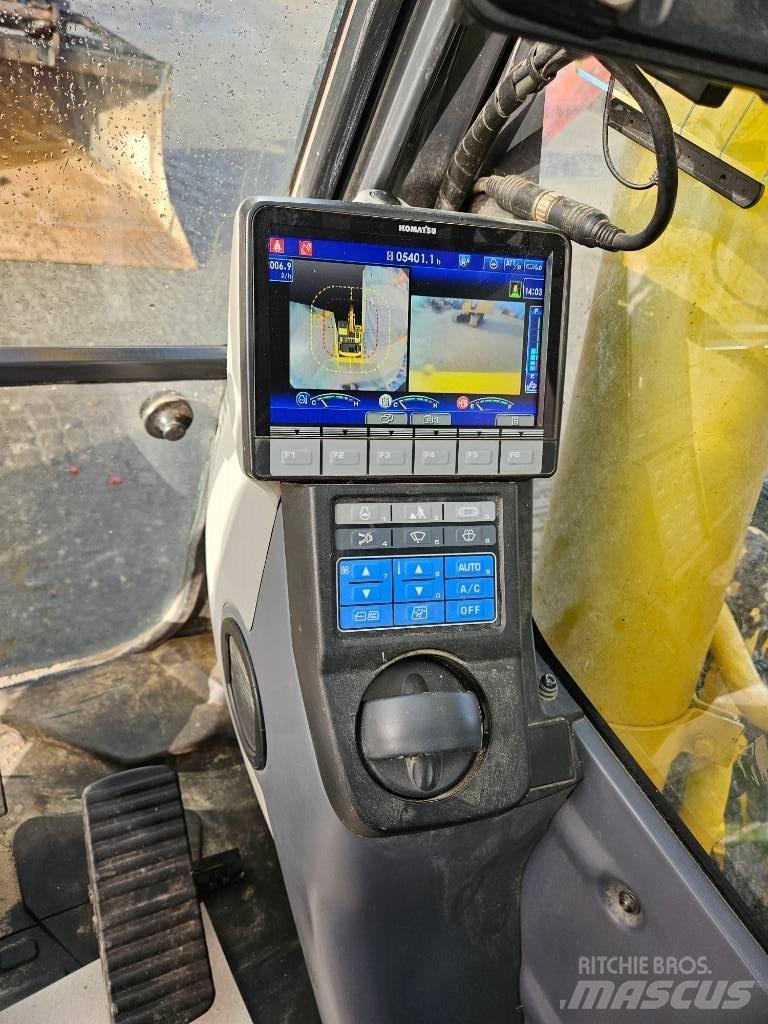 Komatsu PC210LC-11 Гусеничні екскаватори