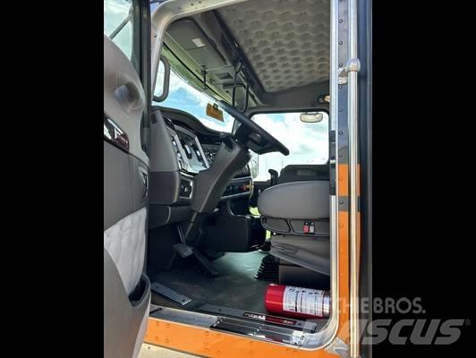 Kenworth W 900 Тягачі