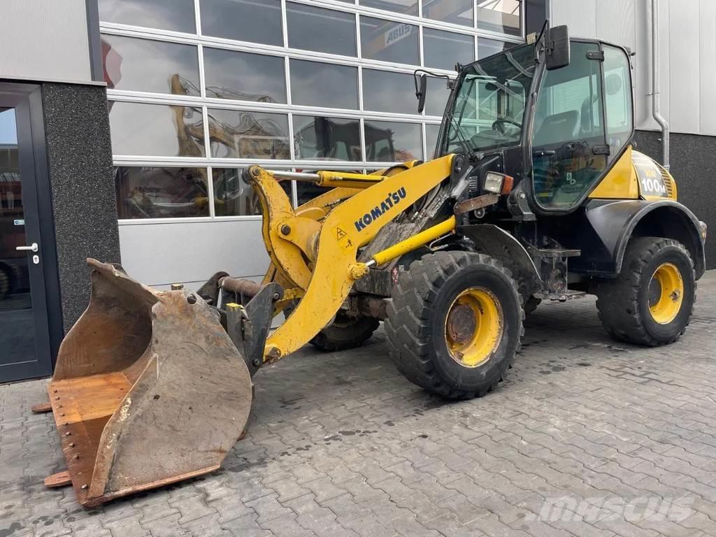Komatsu WA100 Фронтальні навантажувачі