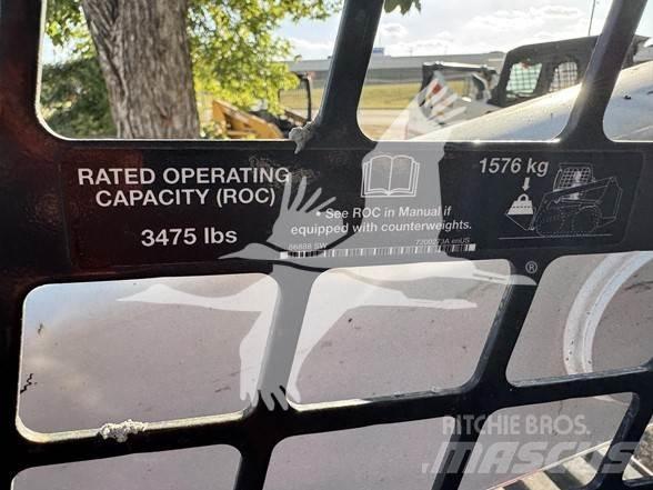 Bobcat T770 Міні-навантажувачі
