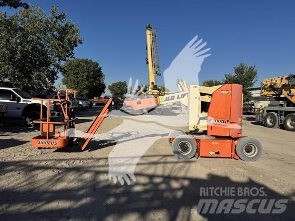 JLG E300AJP Колінчаті підйомники