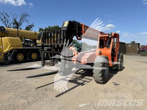 SkyTrak 8042 Телескопічні навантажувачі