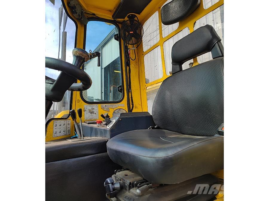 Combilift C4000 Чотириходові річ-траки