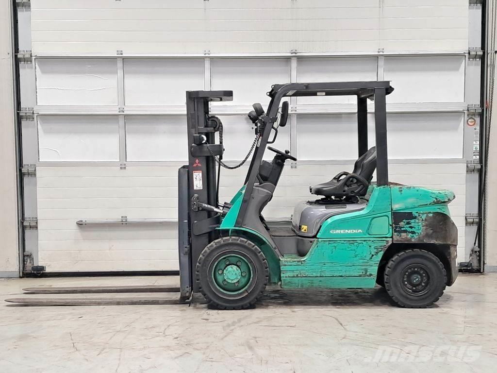 Mitsubishi FD30NT Дизельні навантажувачі