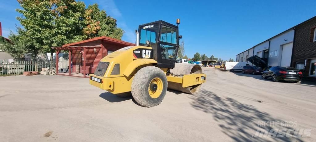 CAT CS 533 Грунтові котки
