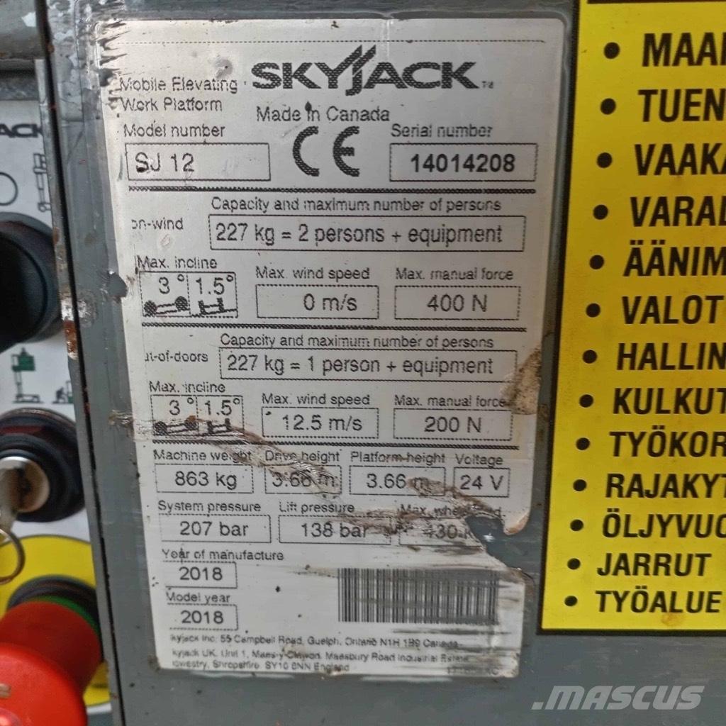 SkyJack SJ 12 Вертикальні щоглові підйомники