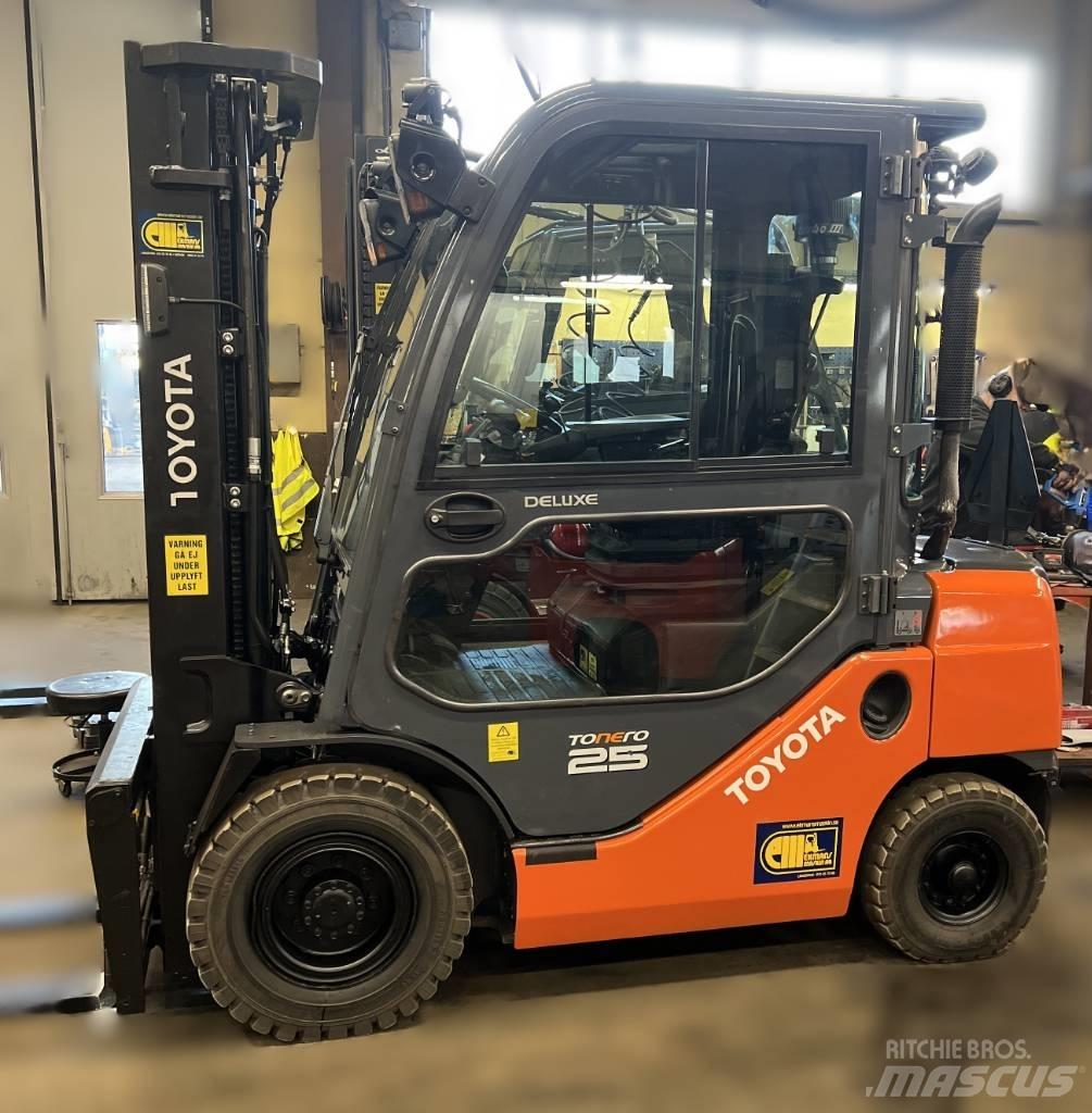 Toyota Truck 8FDF25 Дизельні навантажувачі