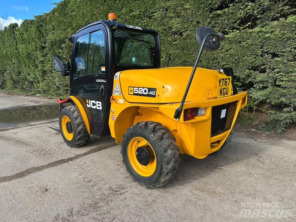 JCB 520-40 Телескопічні навантажувачі