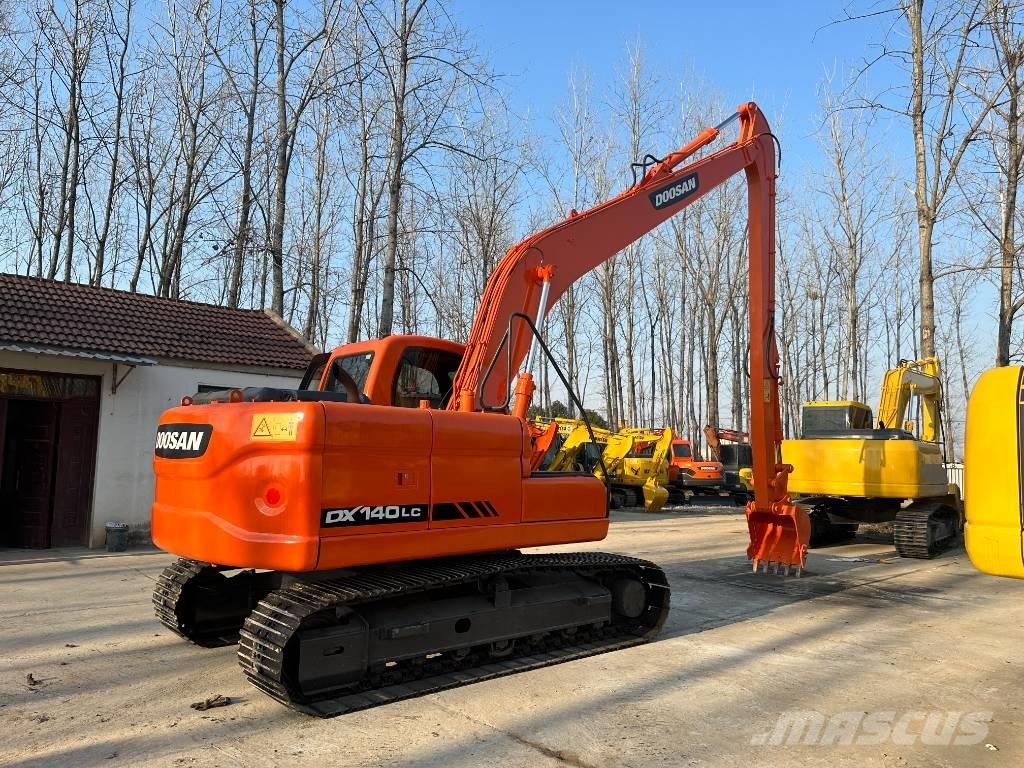 Doosan DX140 Гусеничні екскаватори