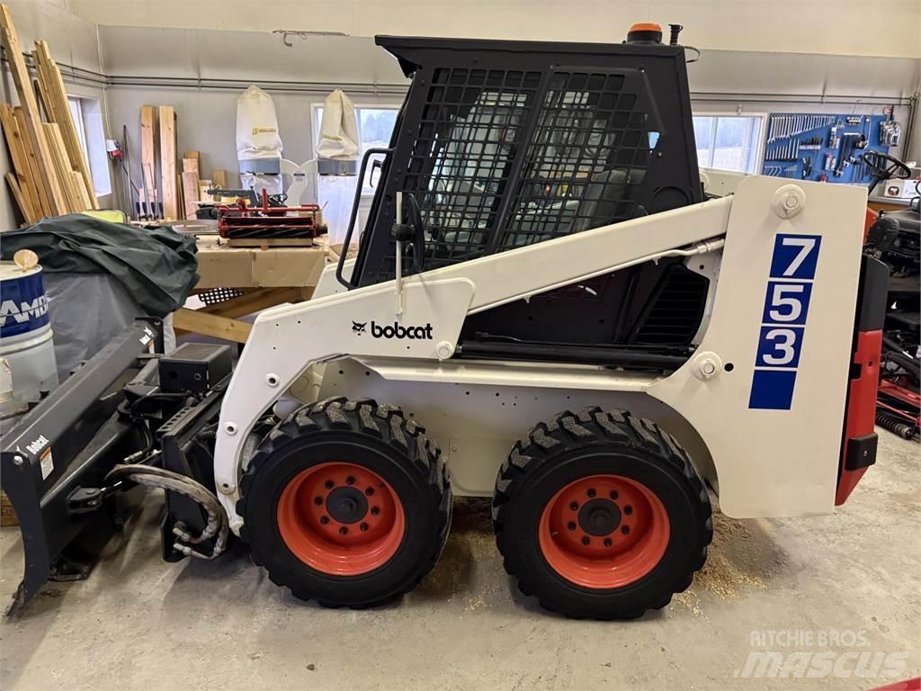 Bobcat 753 Малі навантажувачі