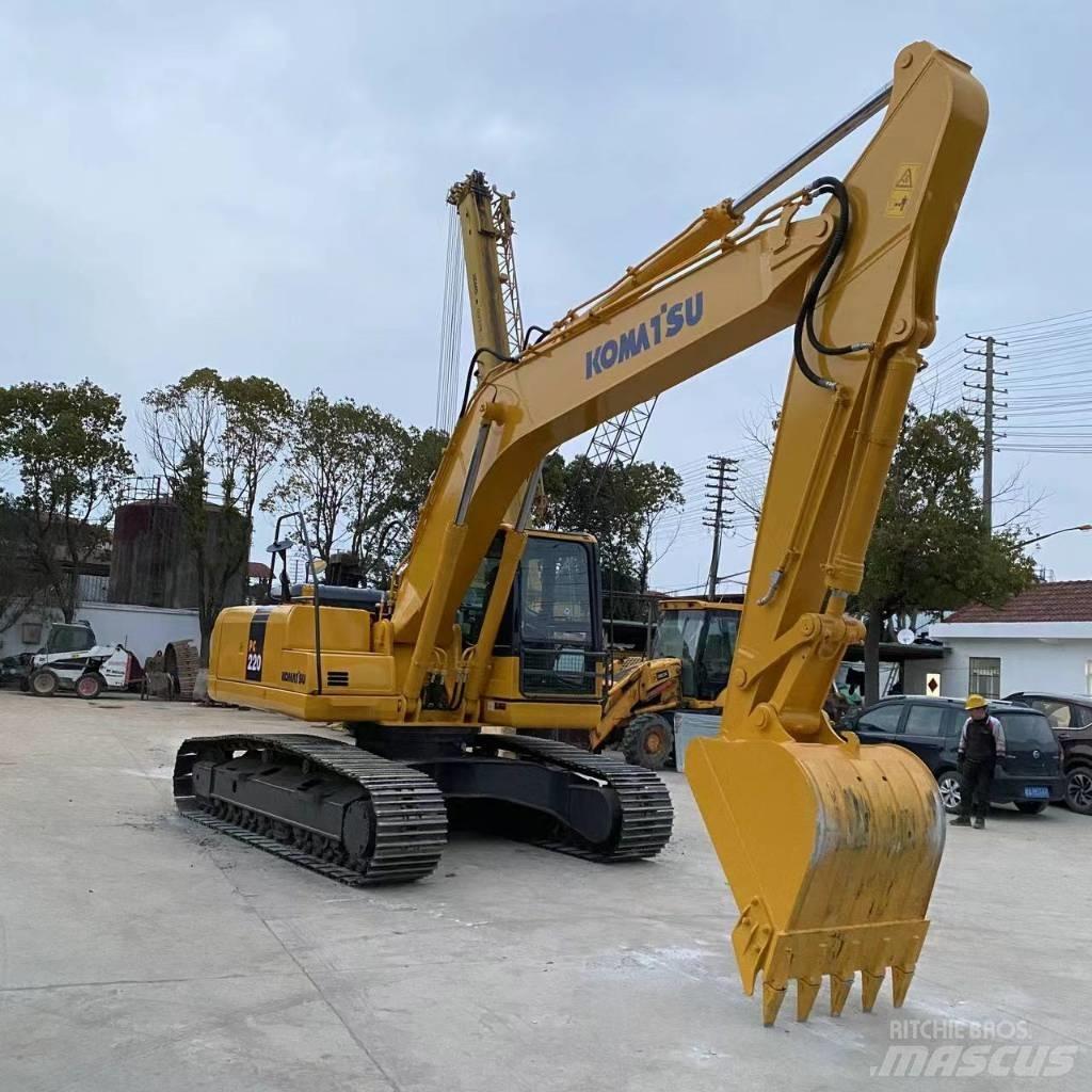 Komatsu PC 220 Гусеничні екскаватори