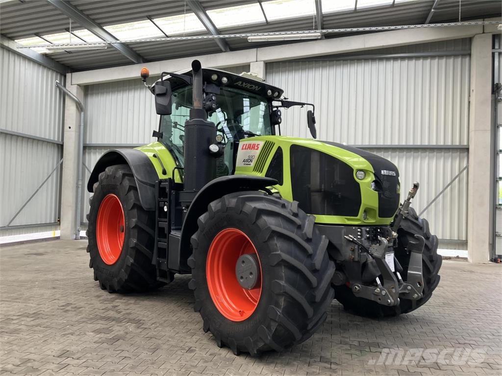 CLAAS Axion 930 Трактори