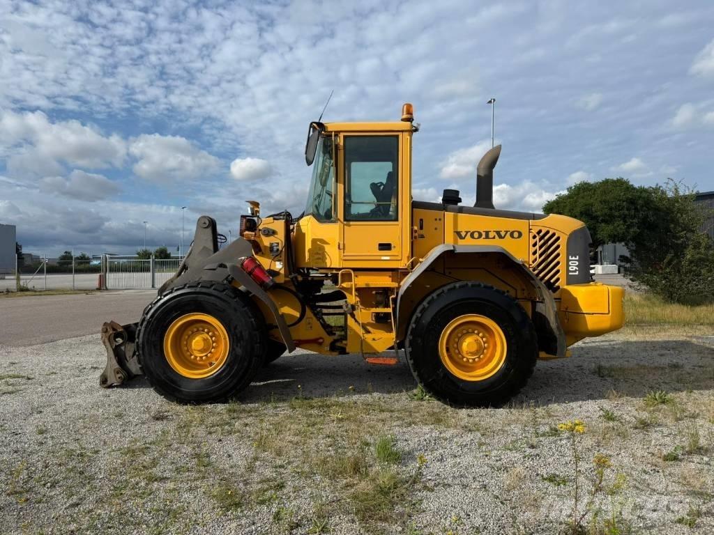 Volvo L 90 E Фронтальні навантажувачі