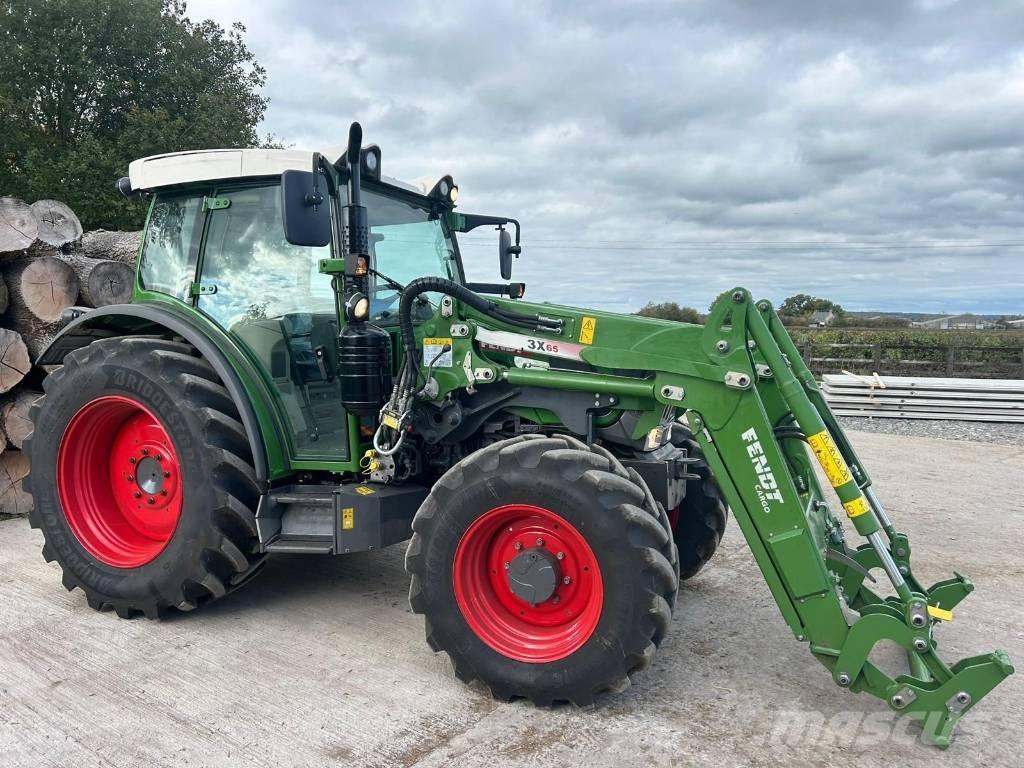 Fendt 211 Vario Трактори