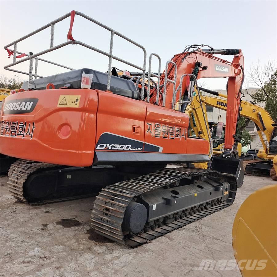 Doosan DX300LC-9C Гусеничні екскаватори