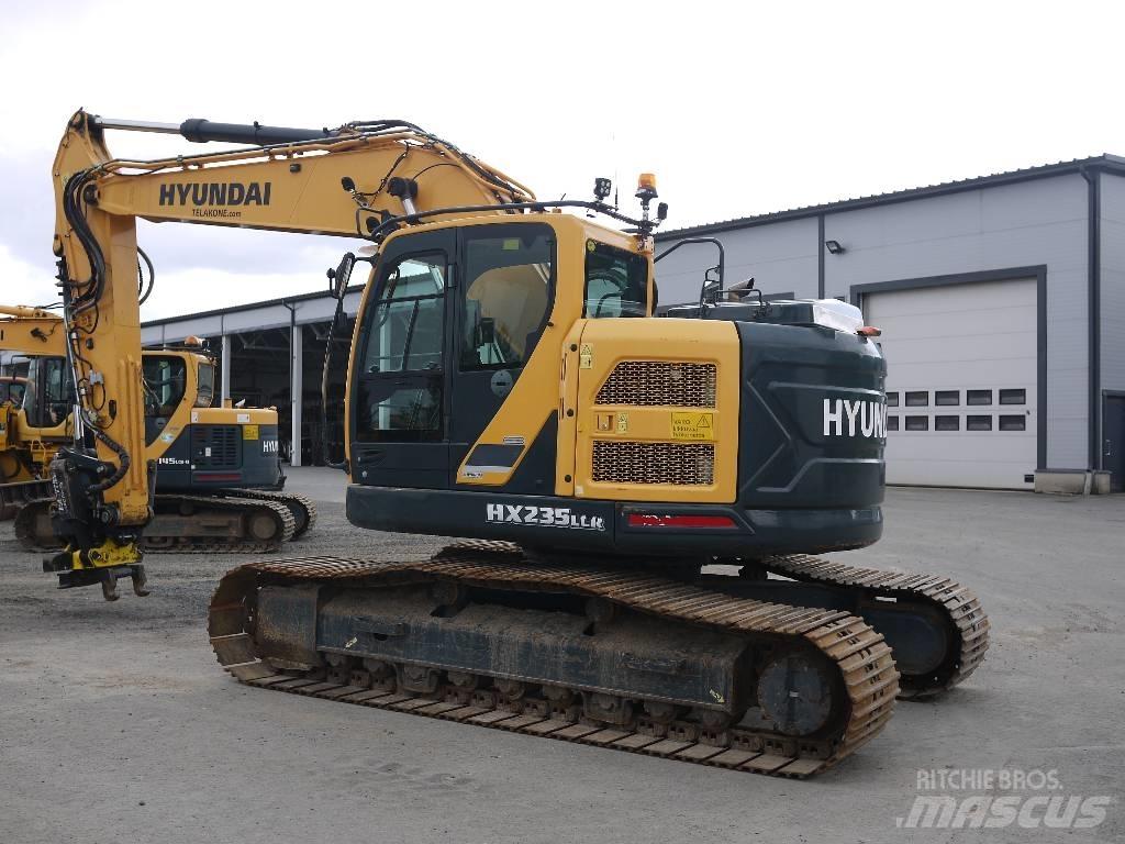 Hyundai HX 235 LCR Гусеничні екскаватори