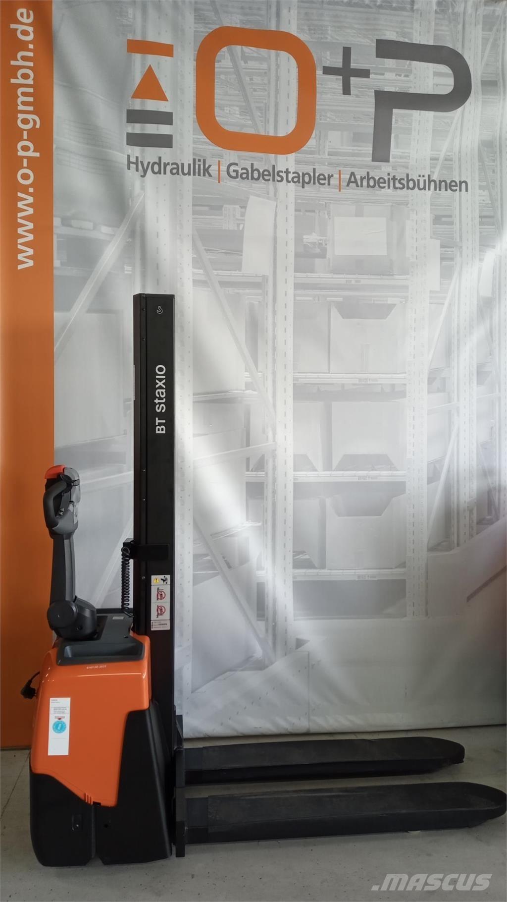 Toyota HWE100 Самохідні електроштабелери