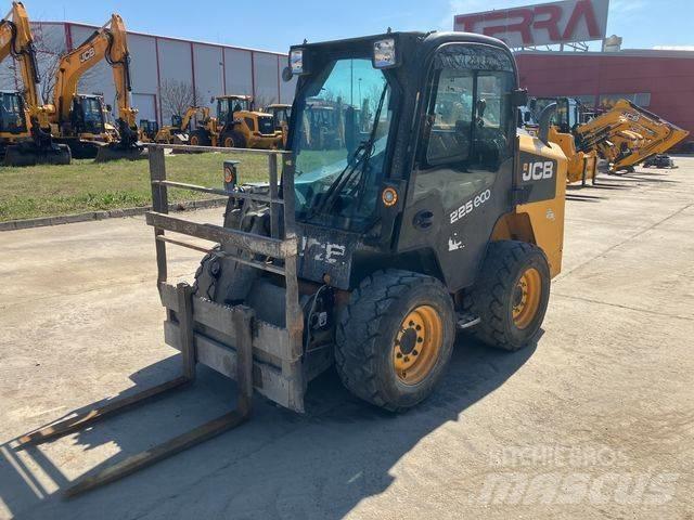 JCB 225 Міні-навантажувачі