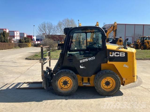 JCB 225 Міні-навантажувачі
