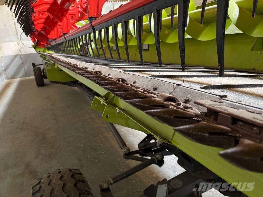 CLAAS LEXION 8800 TT Зернозбиральні комбайни