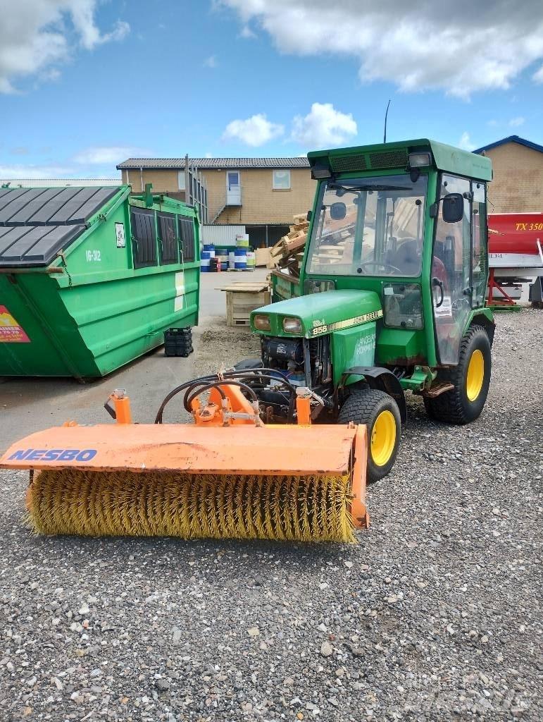 John Deere 955 Трактори